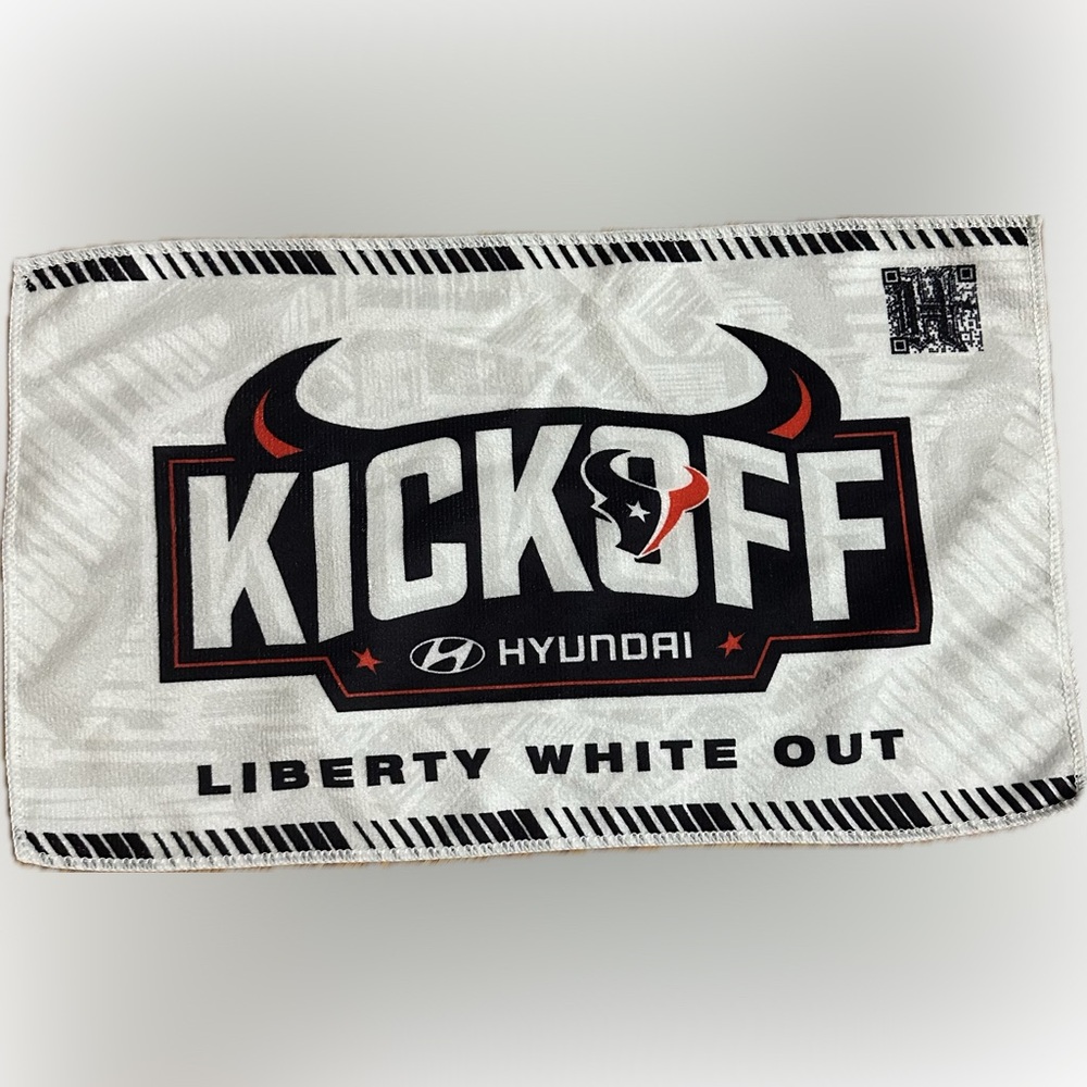 2025 HOUSTON TEXANS LIBERTY WHITE OUT KICKOFF GAME RALLY TOWEL COLLECTIBLE BUCS